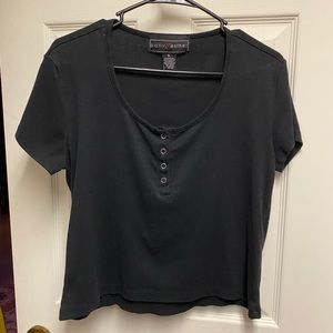 Basic cropped black tee